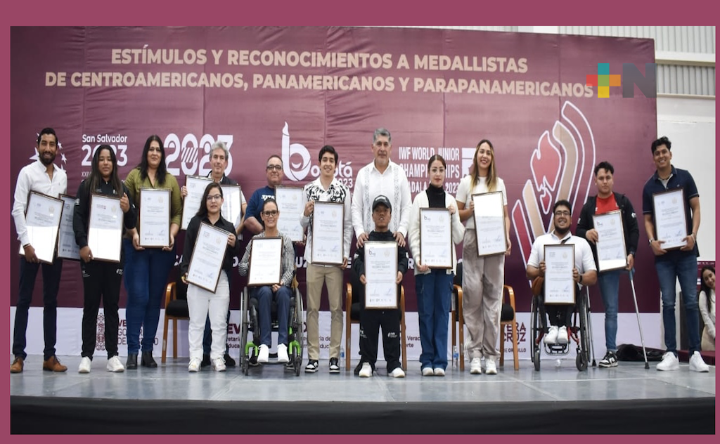 Deportistas reciben  estímulos económicos por logros en competencias internacionales